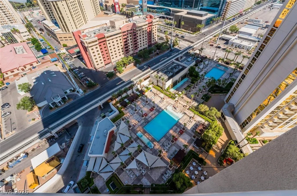 135 Harmon, Las Vegas, NV 89109