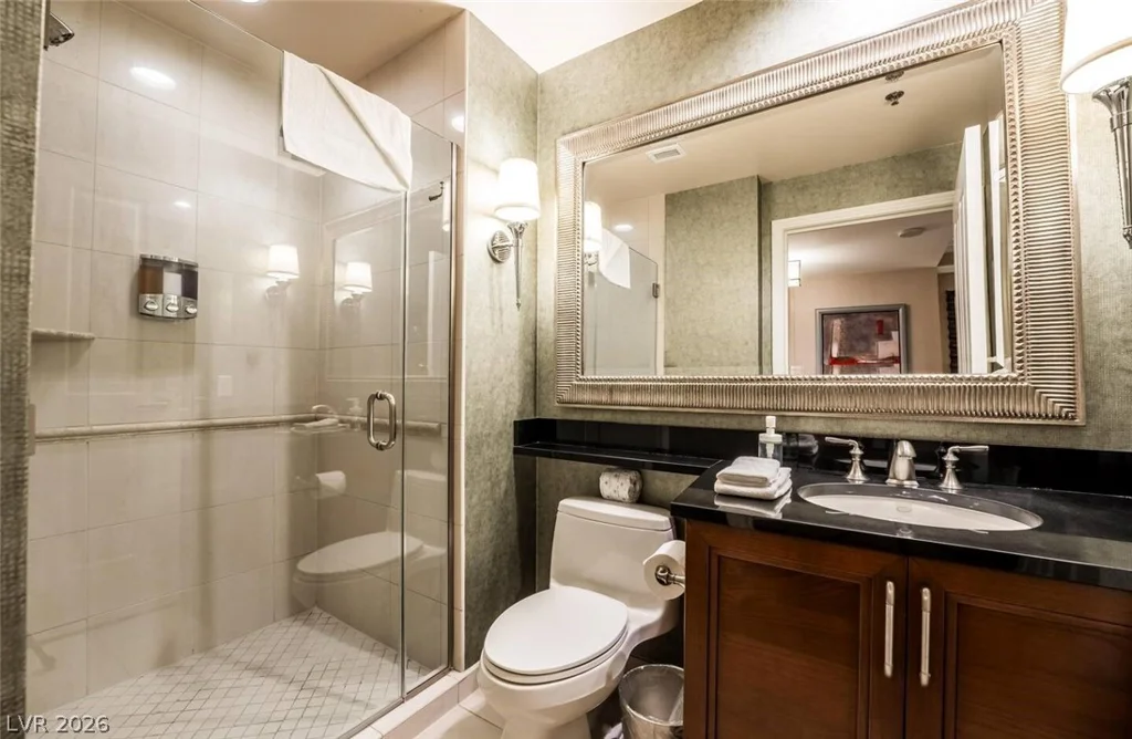 135 Harmon, Las Vegas, NV 89109