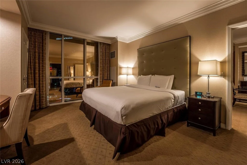 135 Harmon, Las Vegas, NV 89109