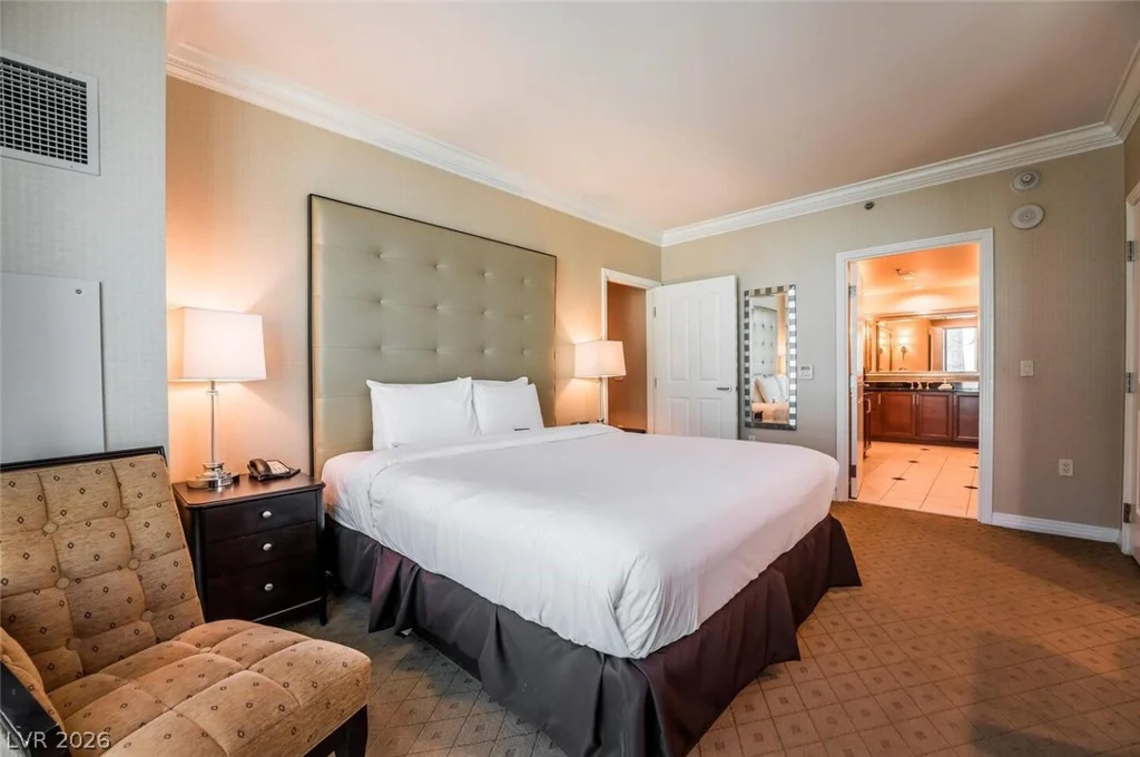 135 Harmon, Las Vegas, NV 89109