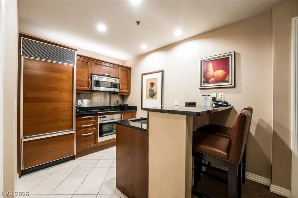 135 Harmon, Las Vegas, NV 89109