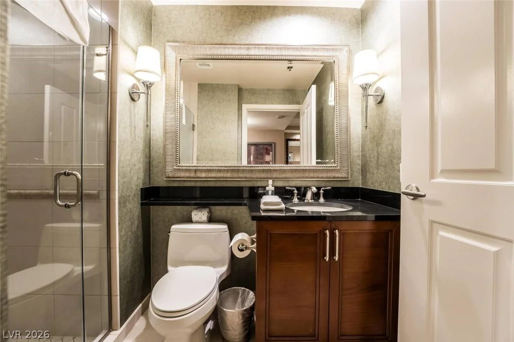 135 Harmon, Las Vegas, NV 89109
