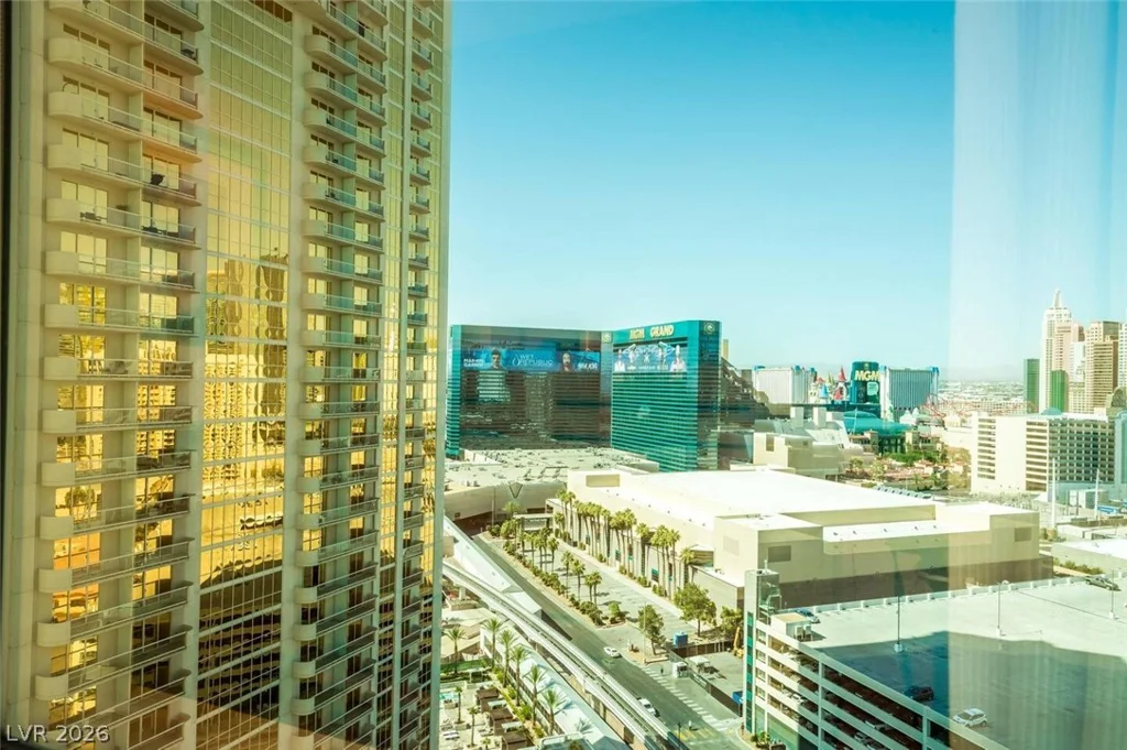135 Harmon, Las Vegas, NV 89109