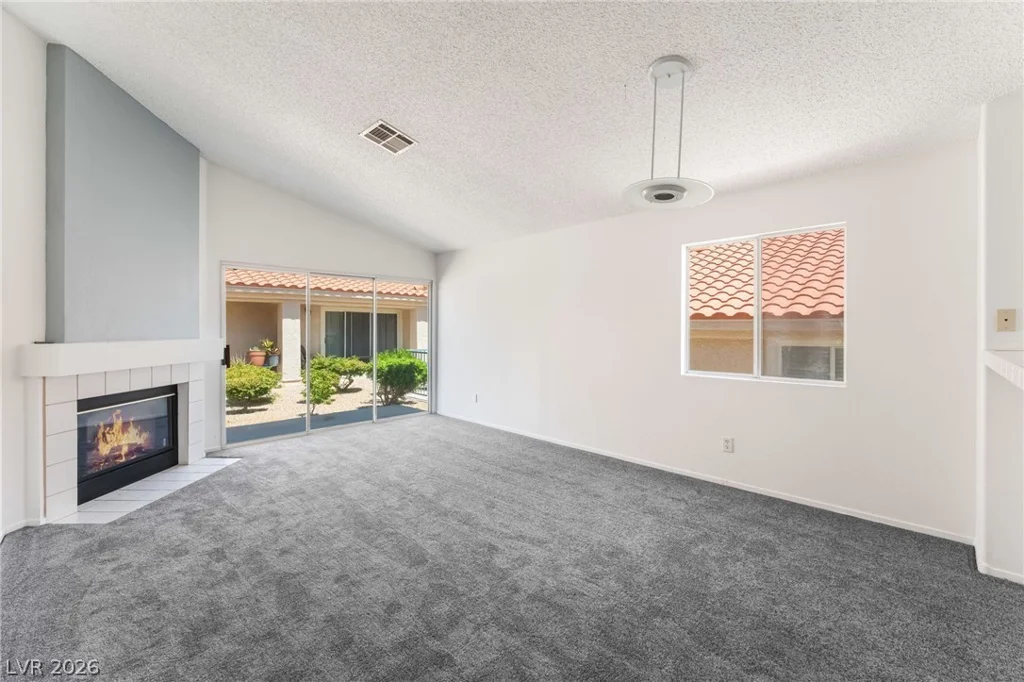 7820 Ravenhollow, Las Vegas, NV 89145