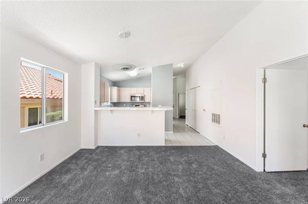 7820 Ravenhollow, Las Vegas, NV 89145