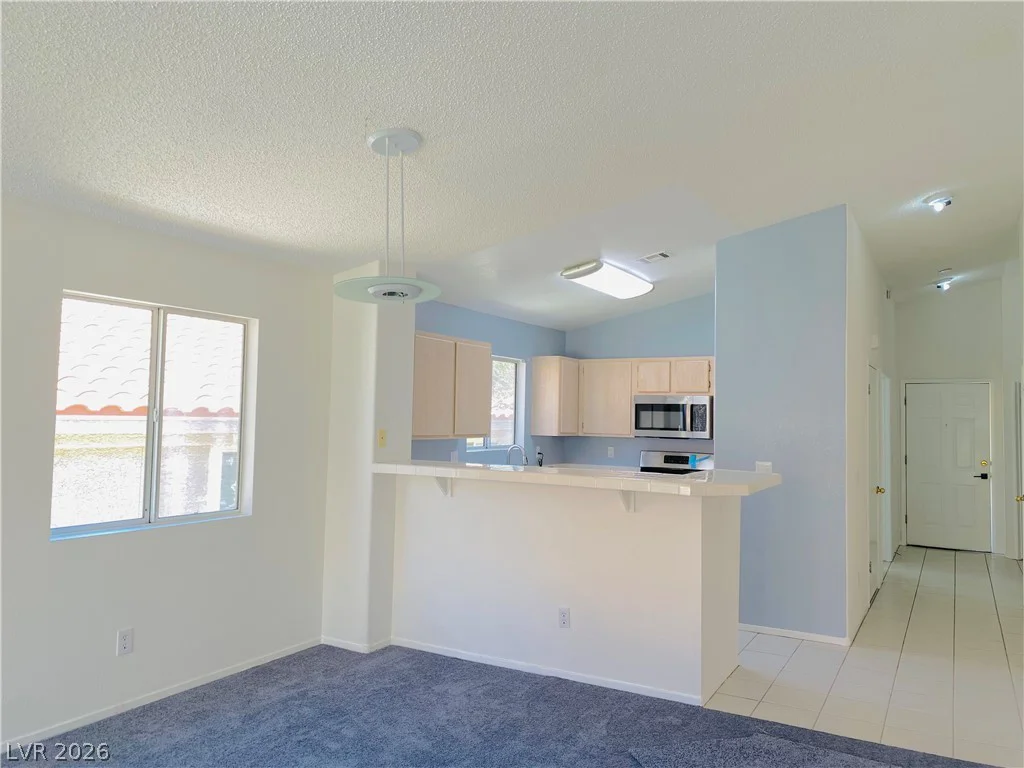 7820 Ravenhollow, Las Vegas, NV 89145