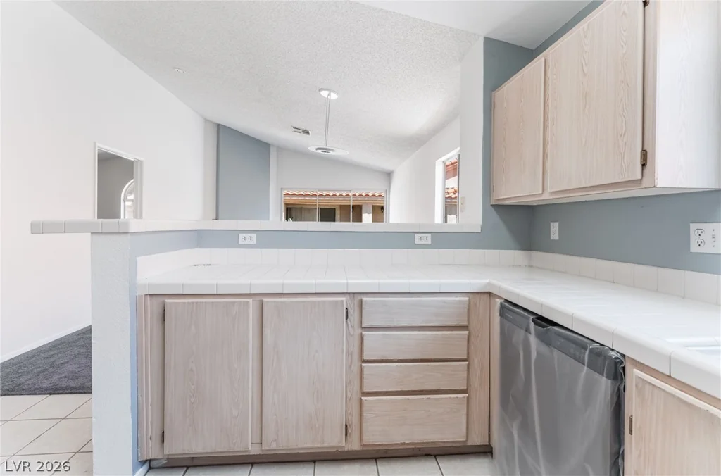 7820 Ravenhollow, Las Vegas, NV 89145