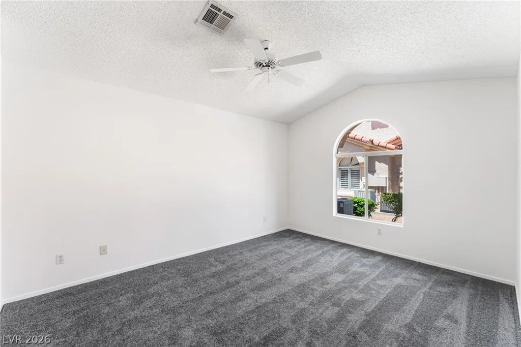 7820 Ravenhollow, Las Vegas, NV 89145