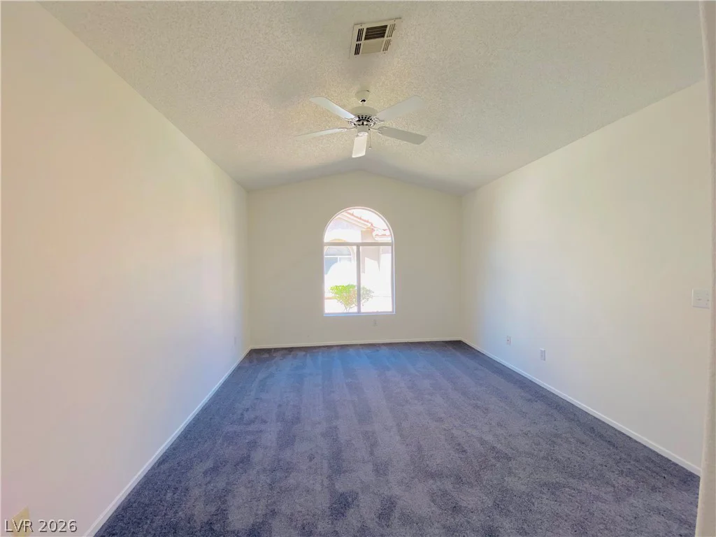 7820 Ravenhollow, Las Vegas, NV 89145