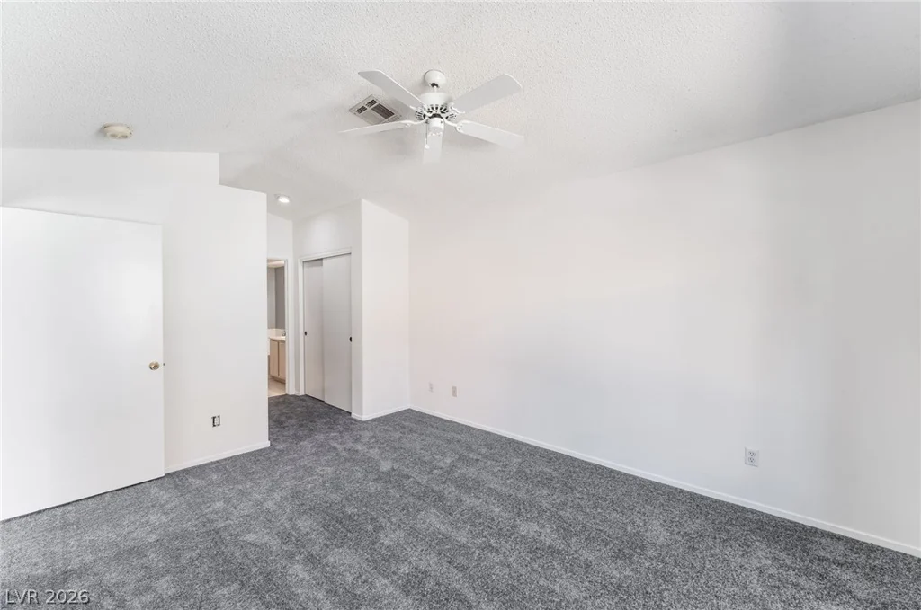 7820 Ravenhollow, Las Vegas, NV 89145