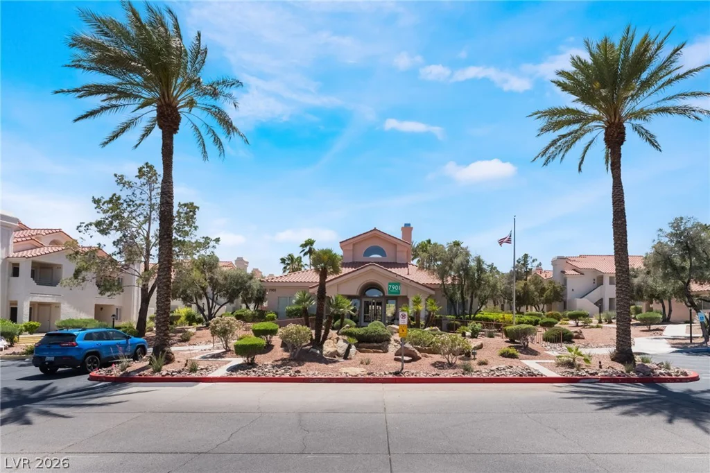 7820 Ravenhollow, Las Vegas, NV 89145