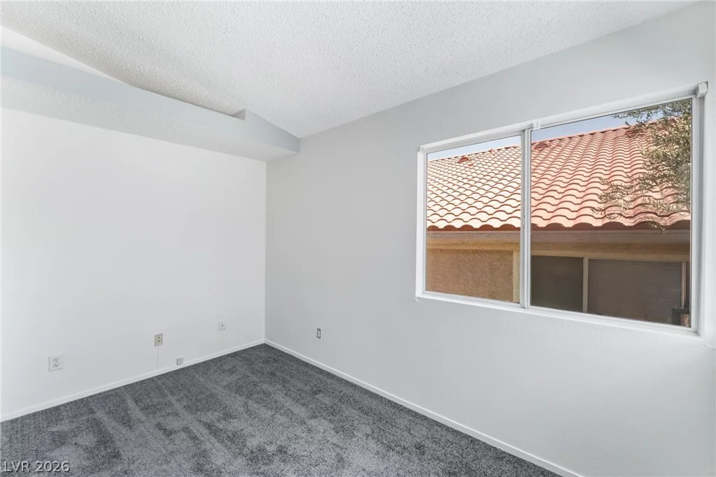 7820 Ravenhollow, Las Vegas, NV 89145