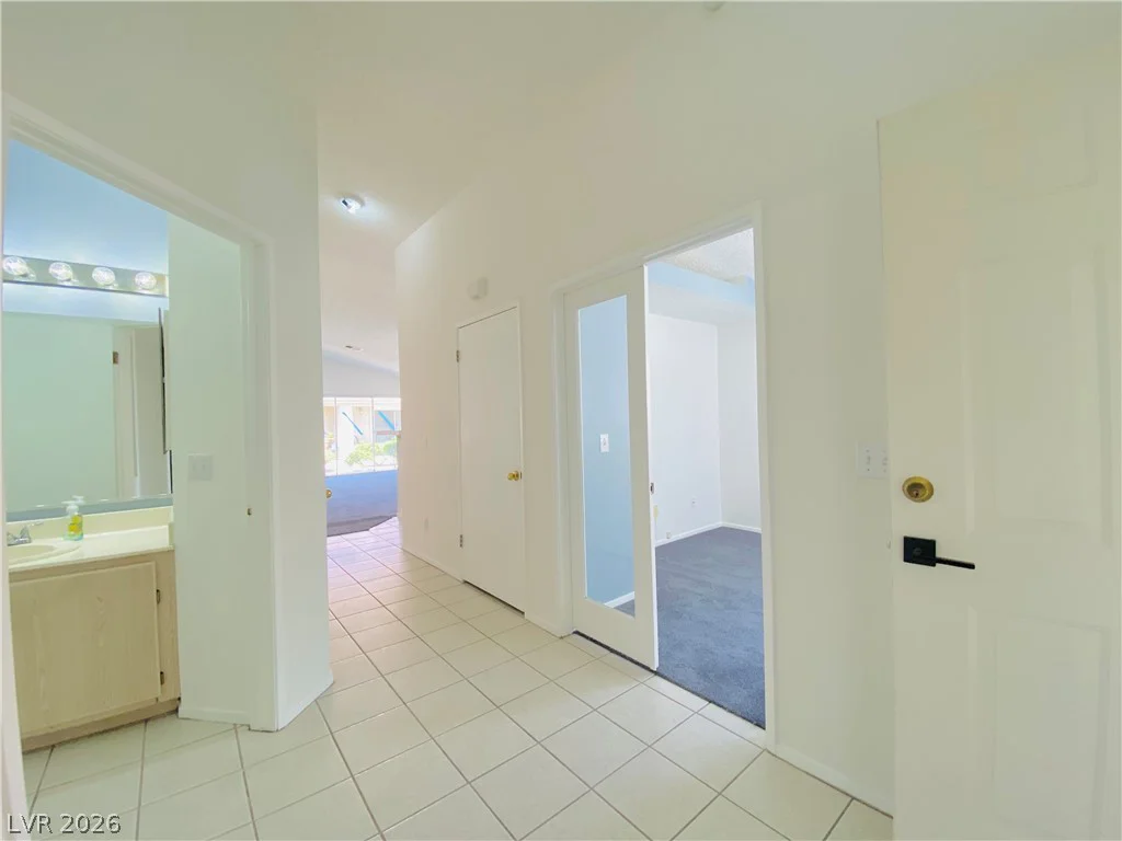 7820 Ravenhollow, Las Vegas, NV 89145