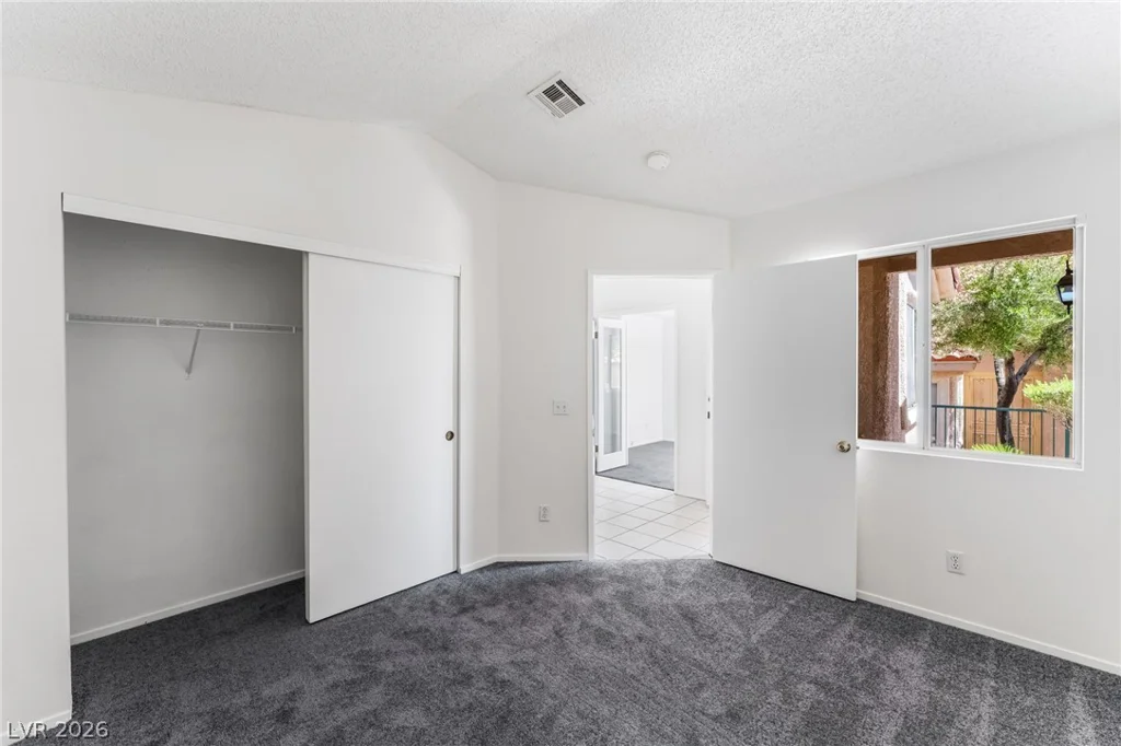7820 Ravenhollow, Las Vegas, NV 89145