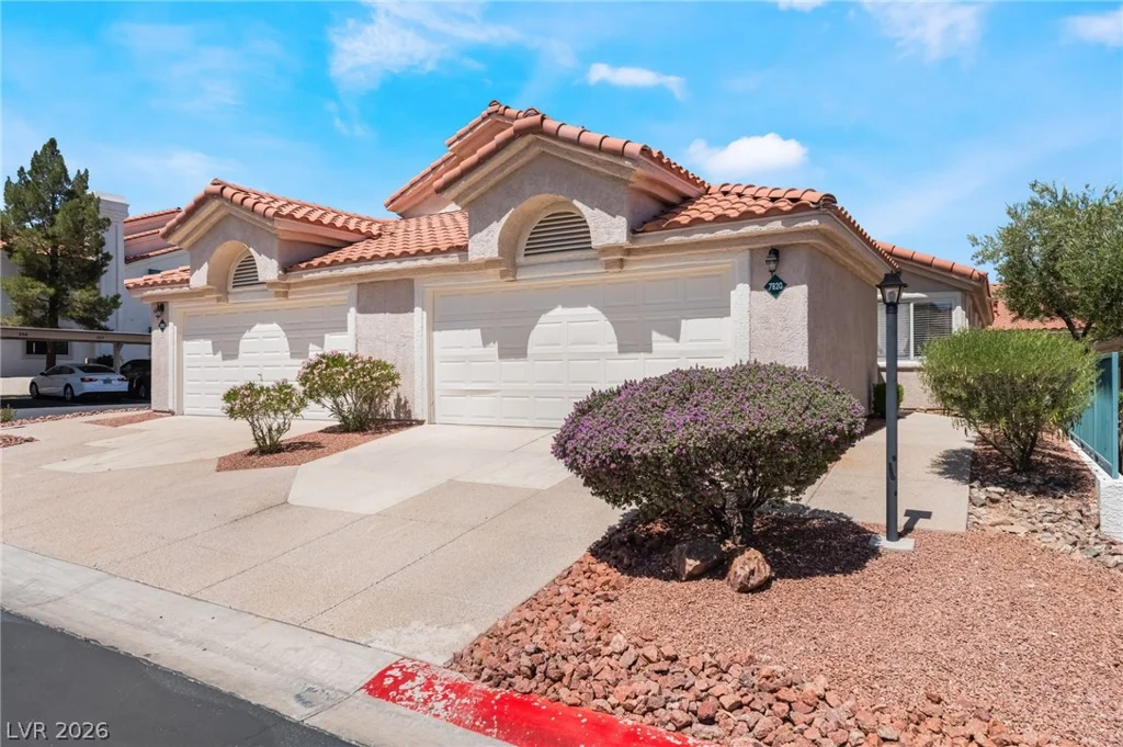 7820 Ravenhollow, Las Vegas, NV 89145