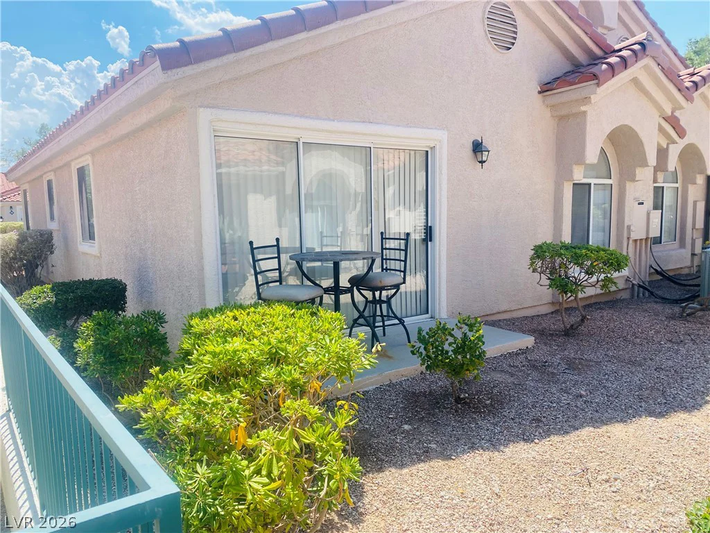 7820 Ravenhollow, Las Vegas, NV 89145