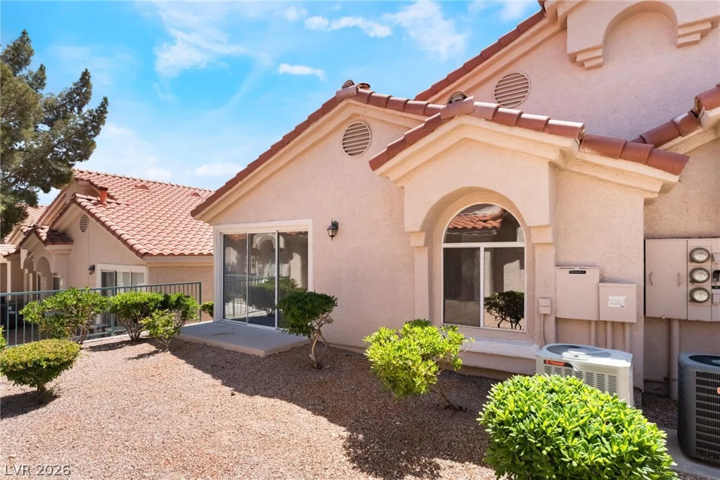 7820 Ravenhollow, Las Vegas, NV 89145