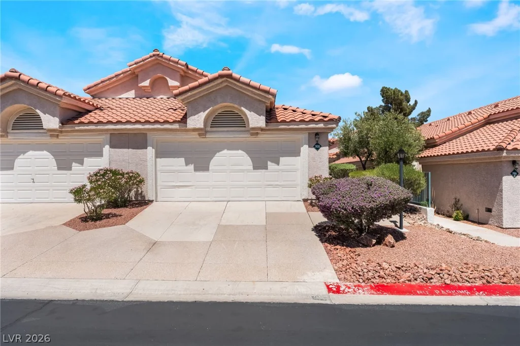 7820 Ravenhollow, Las Vegas, NV 89145