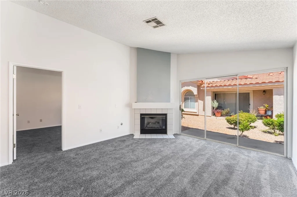 7820 Ravenhollow, Las Vegas, NV 89145