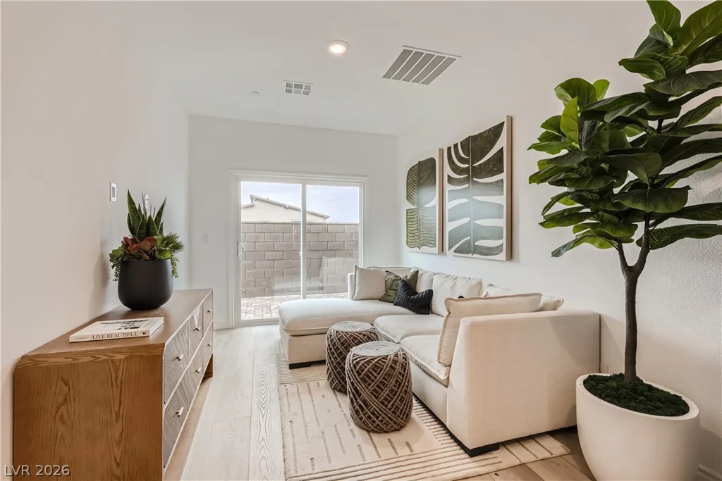 242 White Crest Peak, Henderson, NV 89015