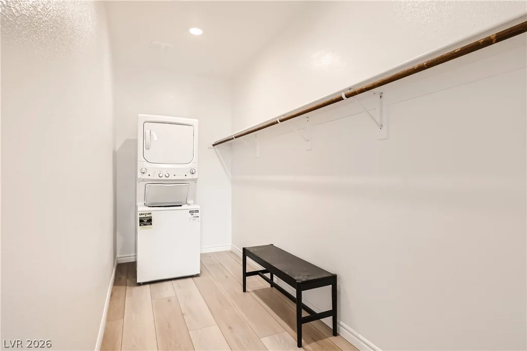 242 White Crest Peak, Henderson, NV 89015