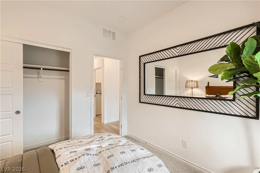 242 White Crest Peak, Henderson, NV 89015