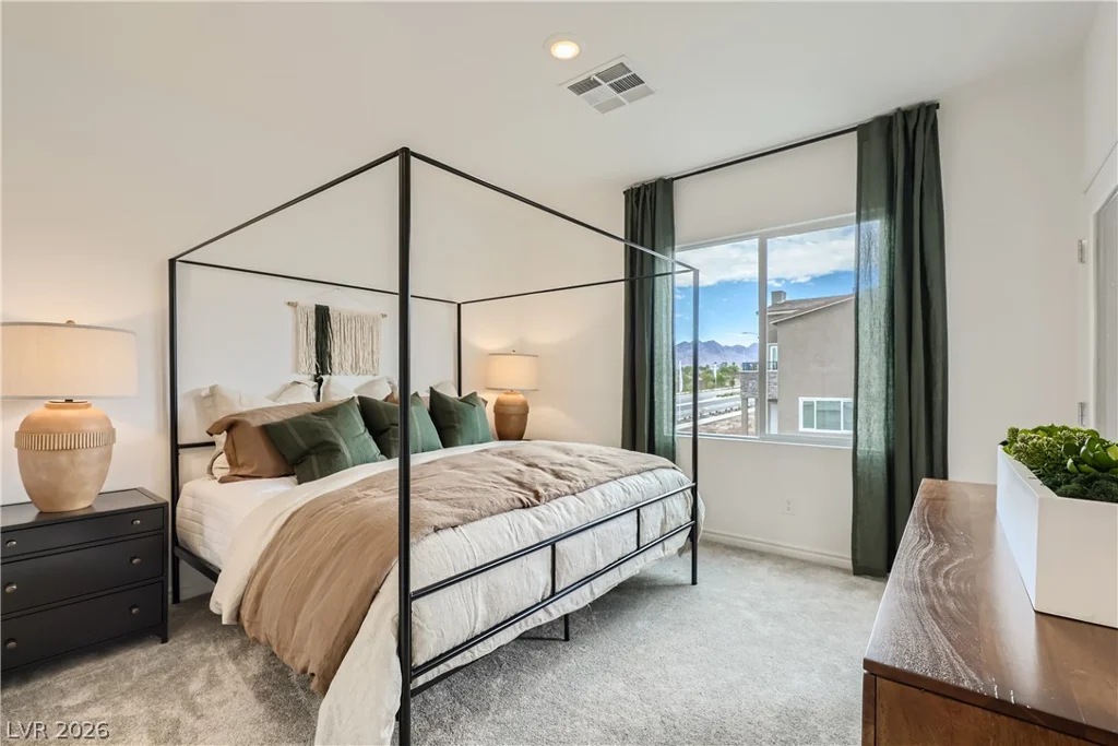 242 White Crest Peak, Henderson, NV 89015