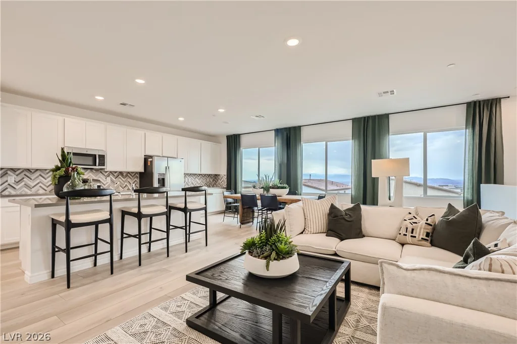 242 White Crest Peak, Henderson, NV 89015