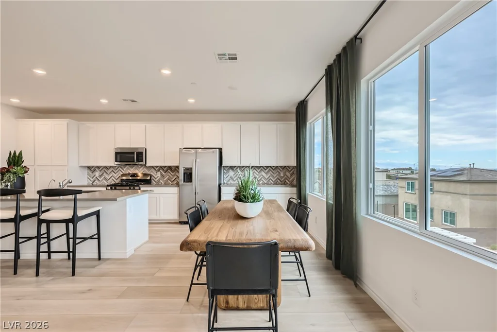 242 White Crest Peak, Henderson, NV 89015