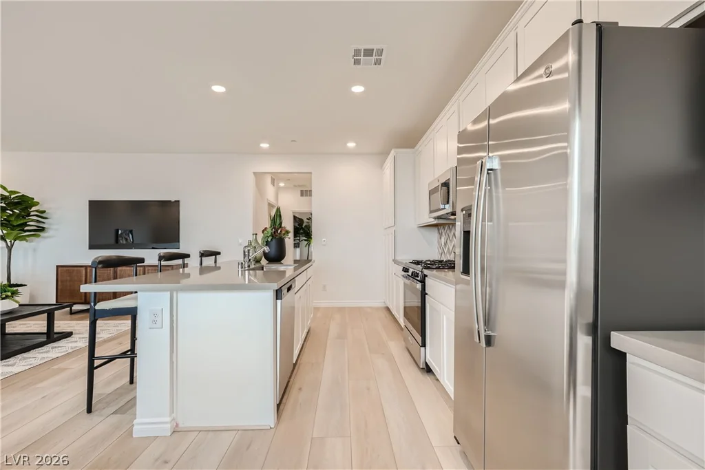242 White Crest Peak, Henderson, NV 89015