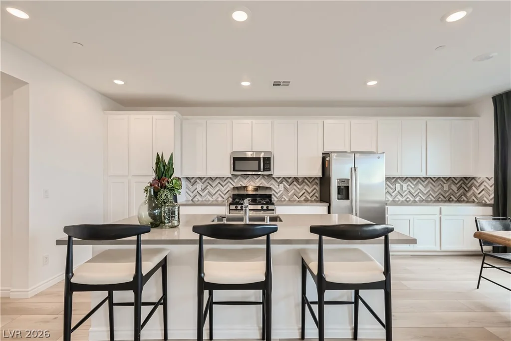 242 White Crest Peak, Henderson, NV 89015