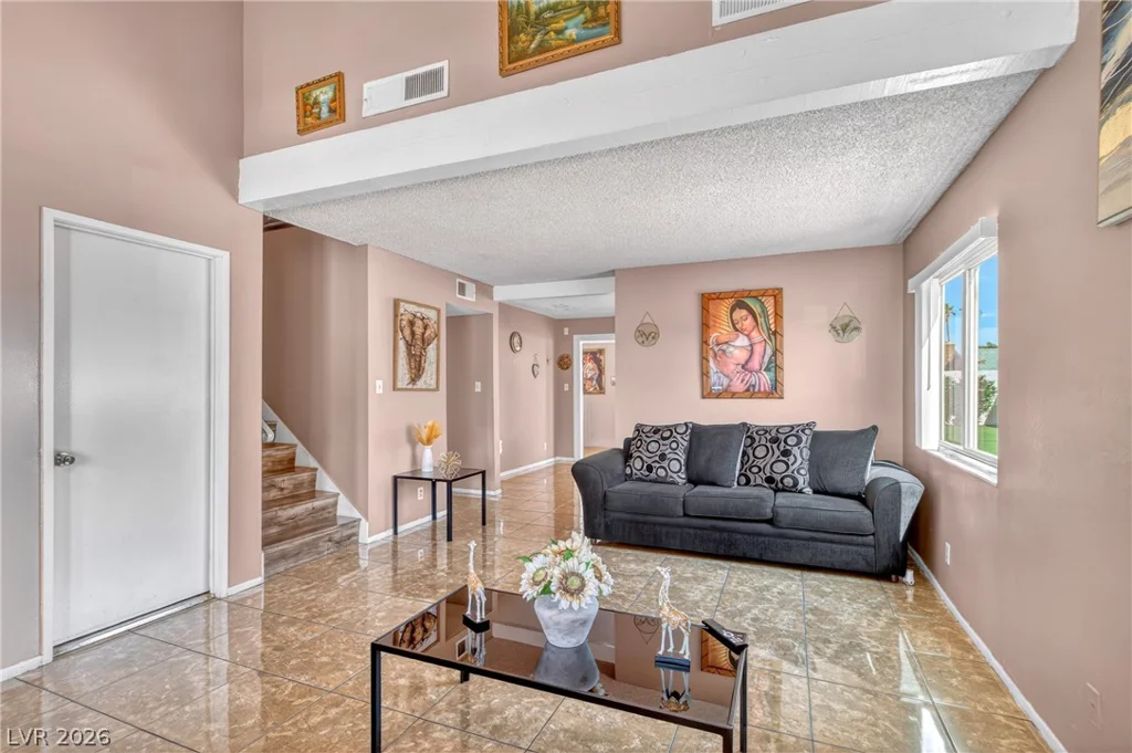 4302 Cloverhill, Las Vegas, NV 89147