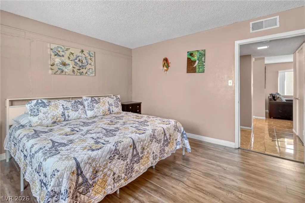 4302 Cloverhill, Las Vegas, NV 89147