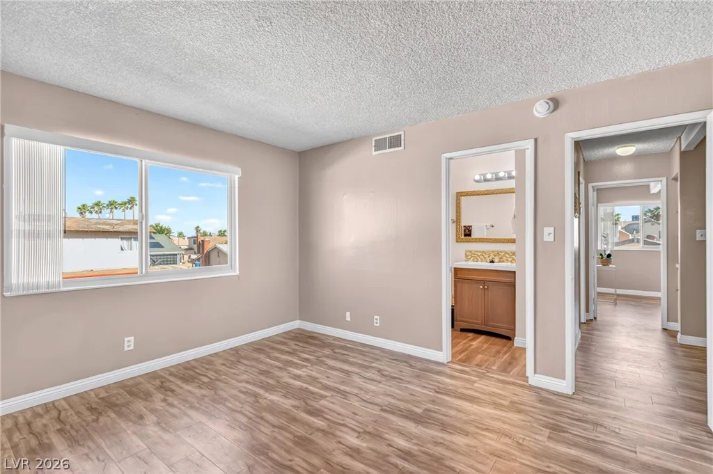 4302 Cloverhill, Las Vegas, NV 89147