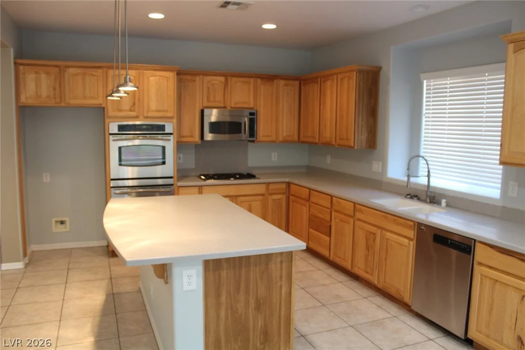 8412 River Ridge, Las Vegas, NV 89131