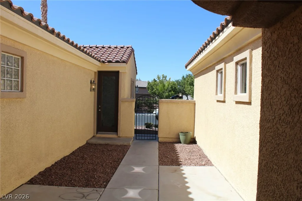 8412 River Ridge, Las Vegas, NV 89131