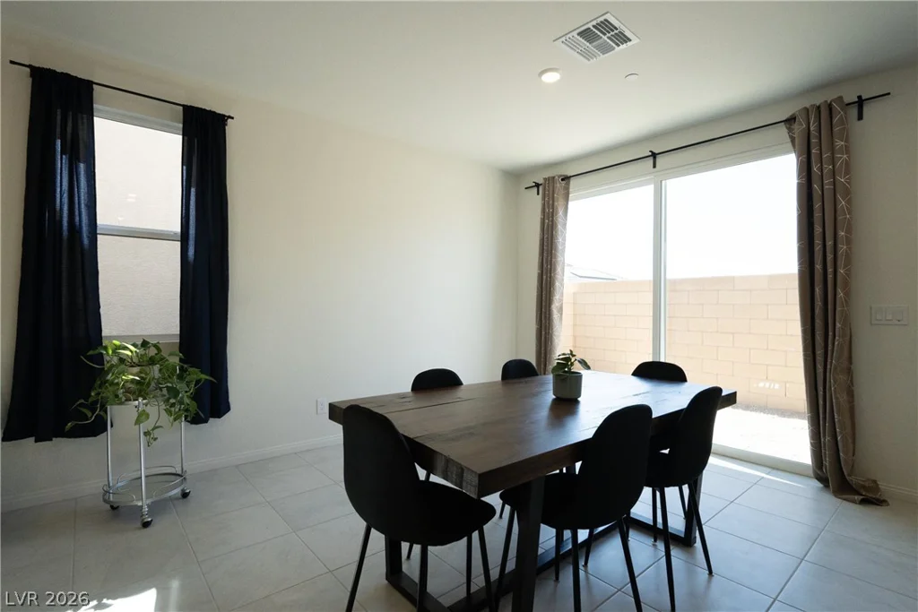 8447 Vacarez, Las Vegas, NV 89149