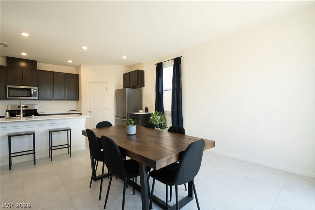 8447 Vacarez, Las Vegas, NV 89149