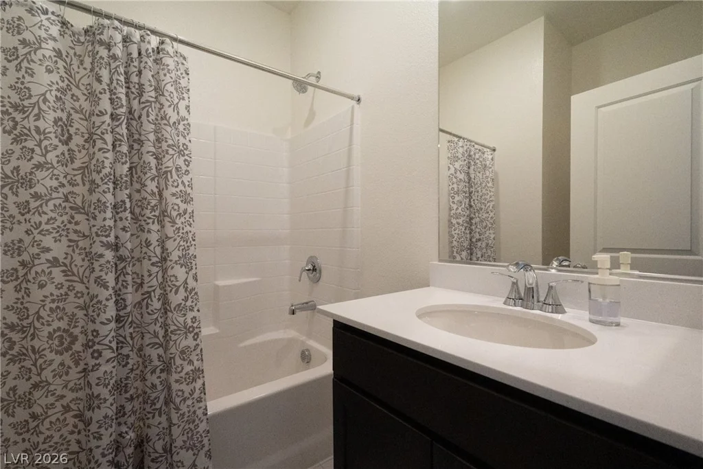 8447 Vacarez, Las Vegas, NV 89149