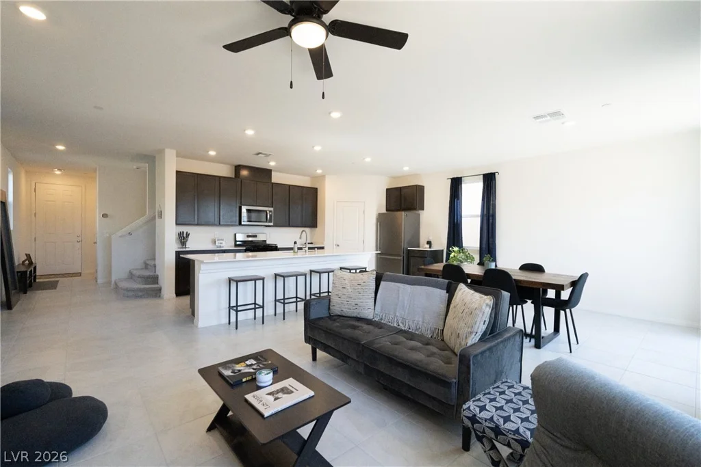 8447 Vacarez, Las Vegas, NV 89149