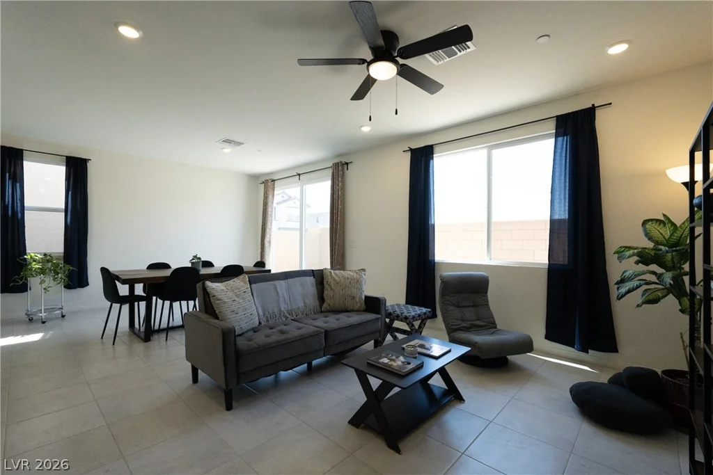 8447 Vacarez, Las Vegas, NV 89149