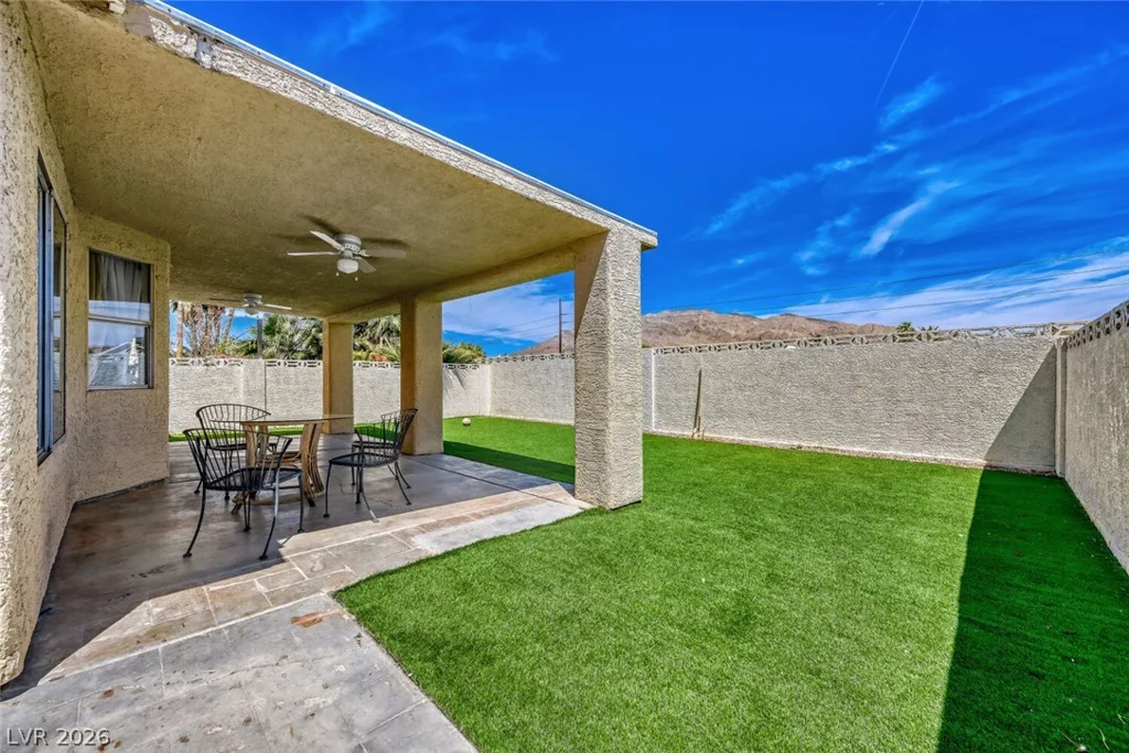 1586 Angel Falls, Las Vegas, NV 89142