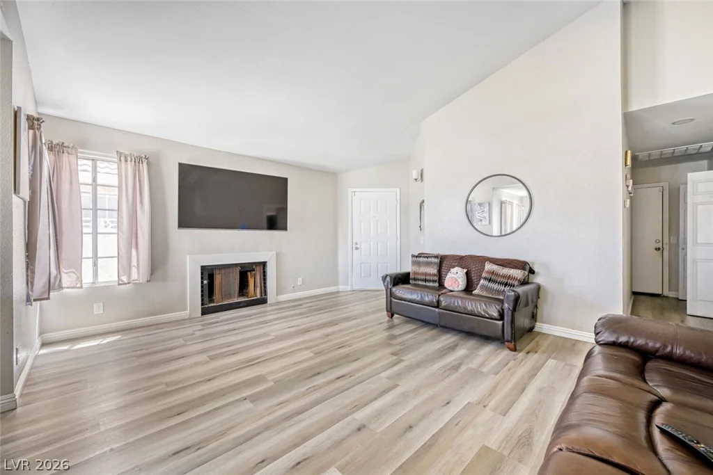 1586 Angel Falls, Las Vegas, NV 89142
