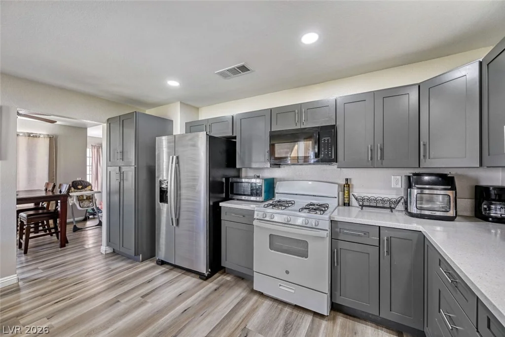 1586 Angel Falls, Las Vegas, NV 89142