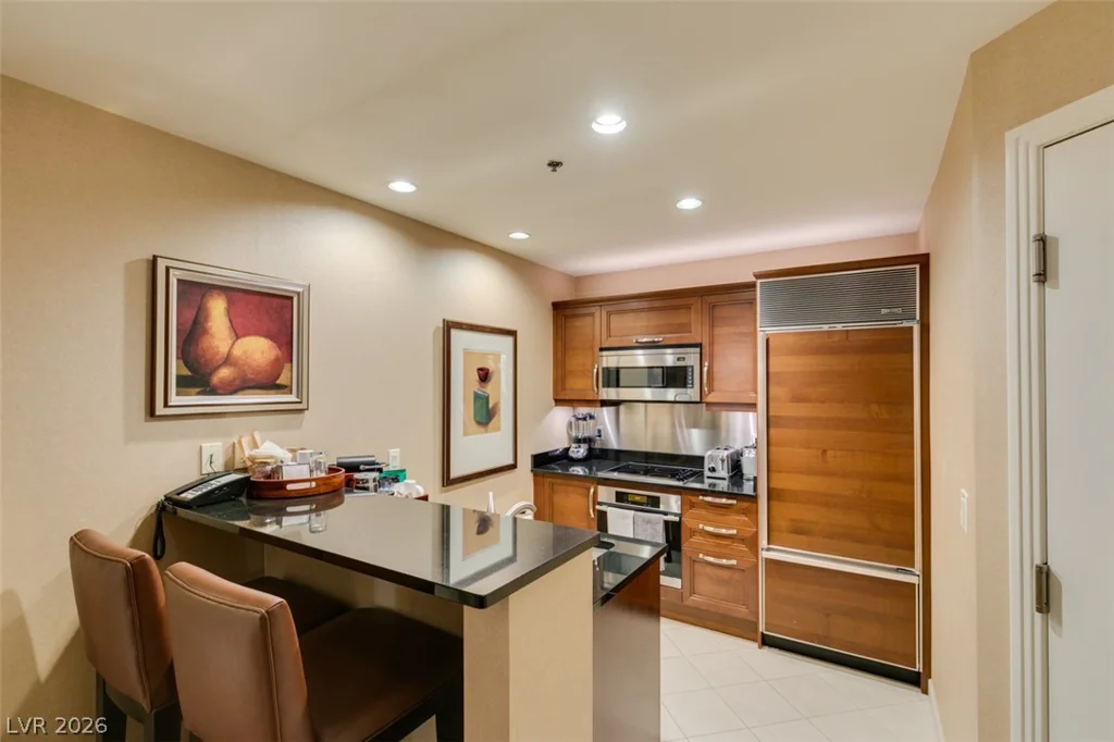 125 HARMON, Las Vegas, NV 89109