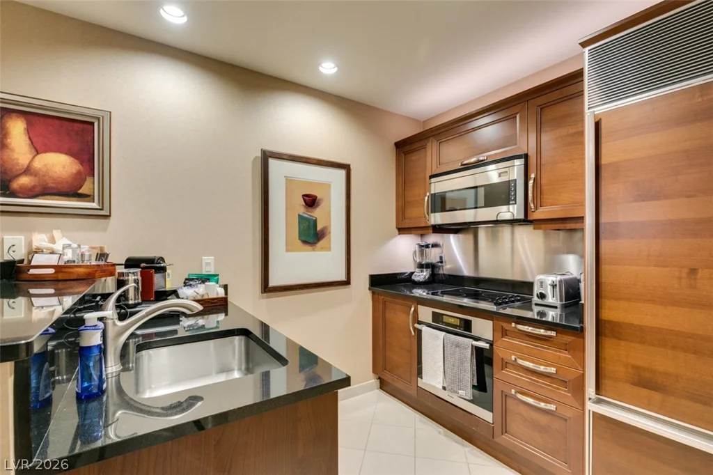 125 HARMON, Las Vegas, NV 89109