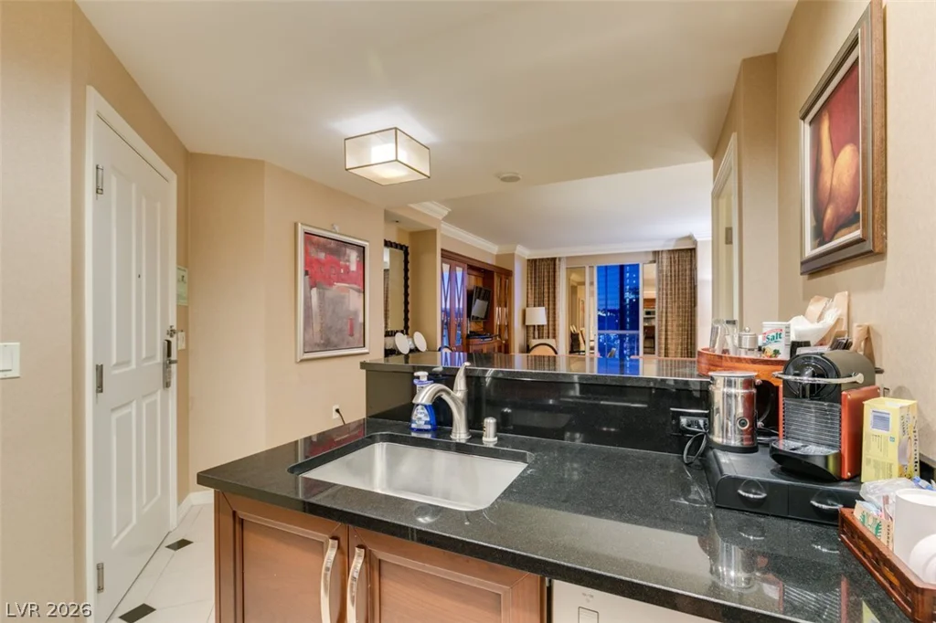 125 HARMON, Las Vegas, NV 89109