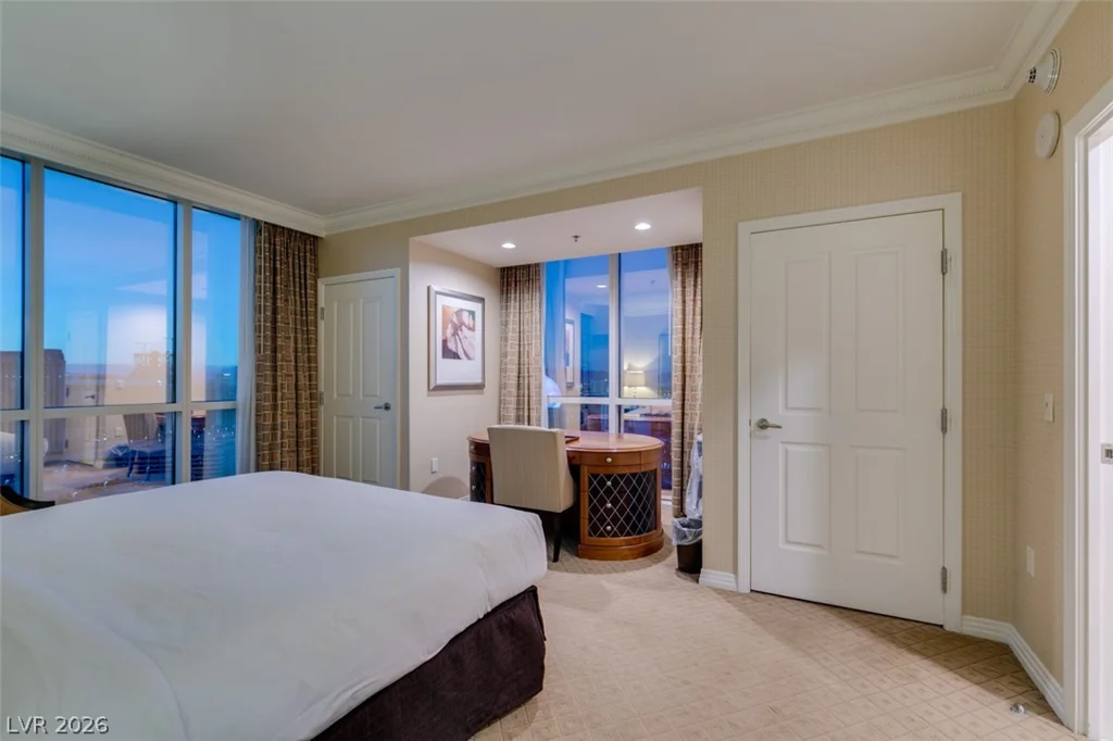 125 HARMON, Las Vegas, NV 89109