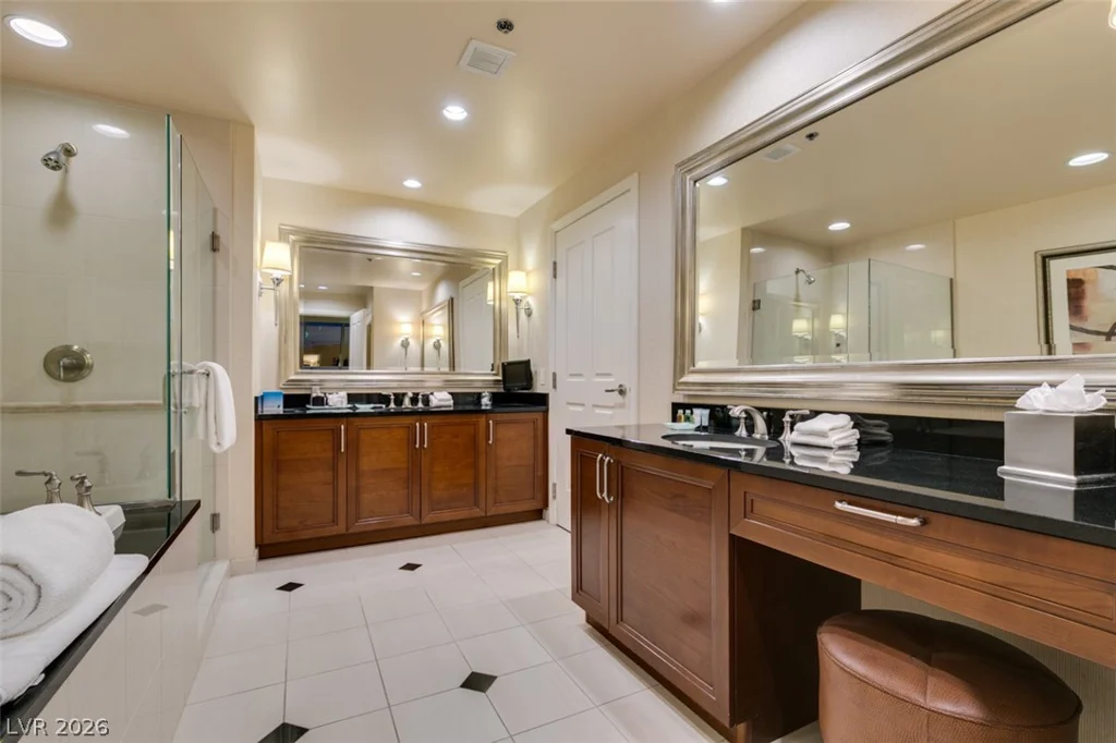 125 HARMON, Las Vegas, NV 89109