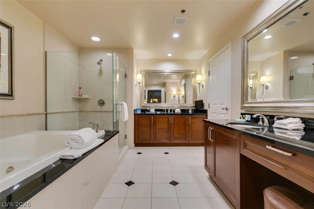 125 HARMON, Las Vegas, NV 89109